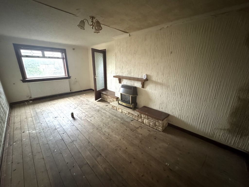 Property photo 2 of 11 2