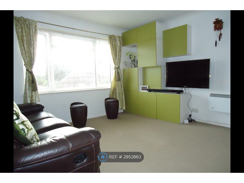 Property photo 2 of 10 Living Room