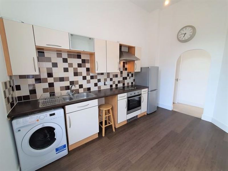 Property photo 2 of 11 Kitchen