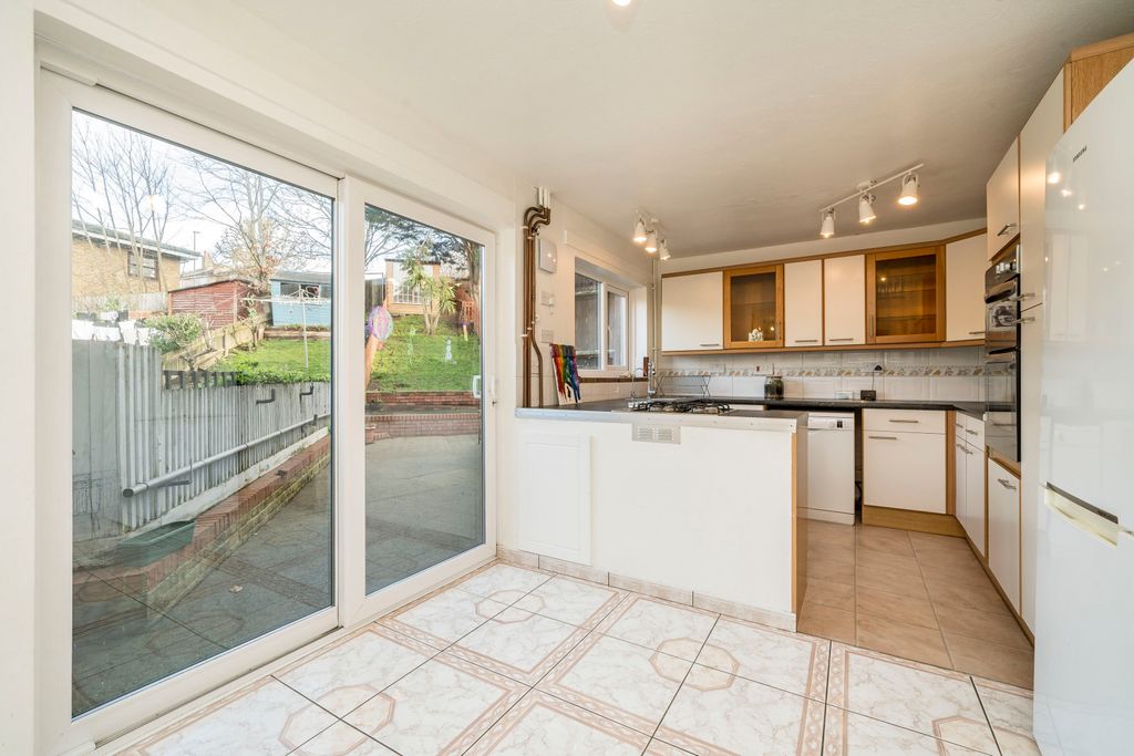 Property photo 3 of 8 Picture No. 04