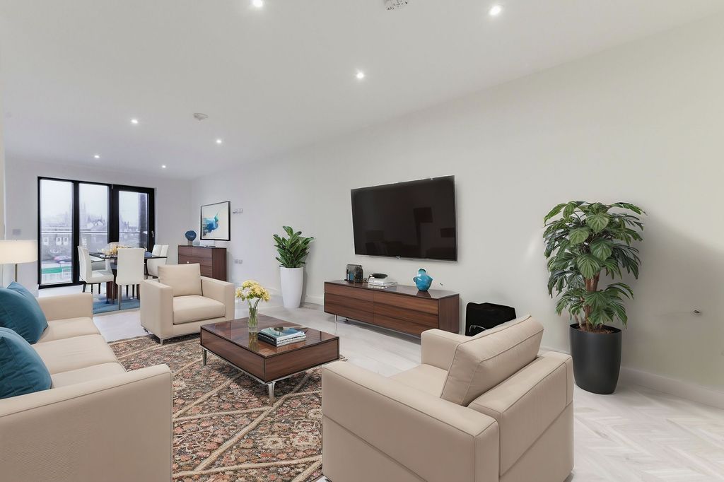 Property photo 3 of 26