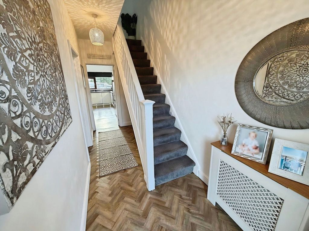 Property photo 2 of 29