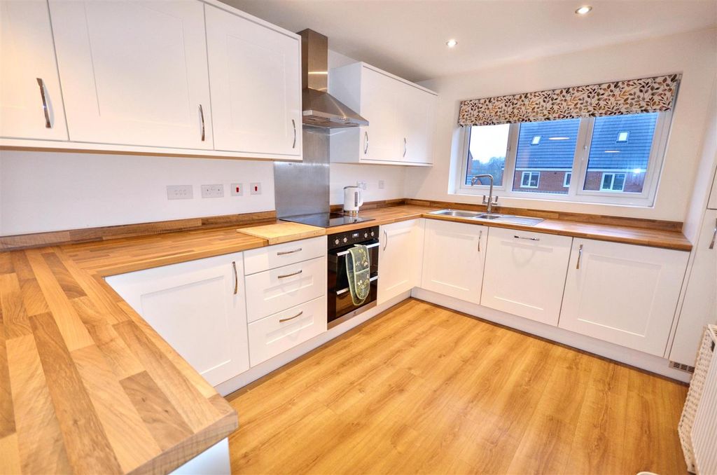 Property photo 3 of 21 Open Plan Dining Kitchen