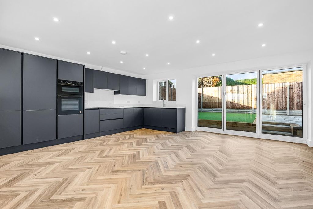 Property photo 2 of 27 Internal-S-13.Jpg