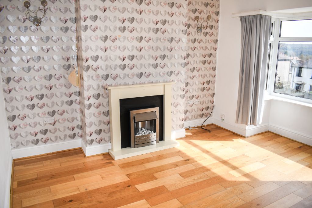 Property photo 2 of 13 Lounge