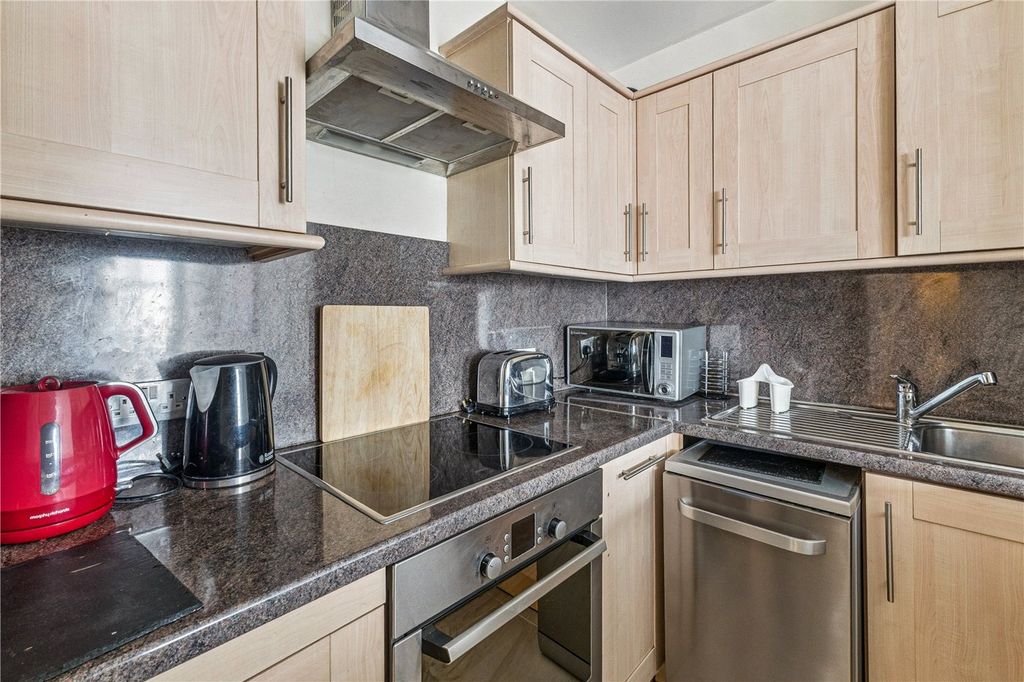 Property photo 3 of 8 Picture No. 28