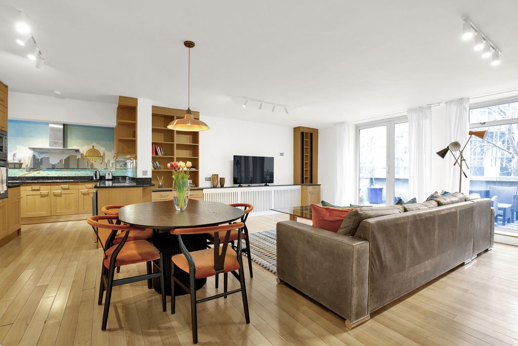 Property photo 1 of 26