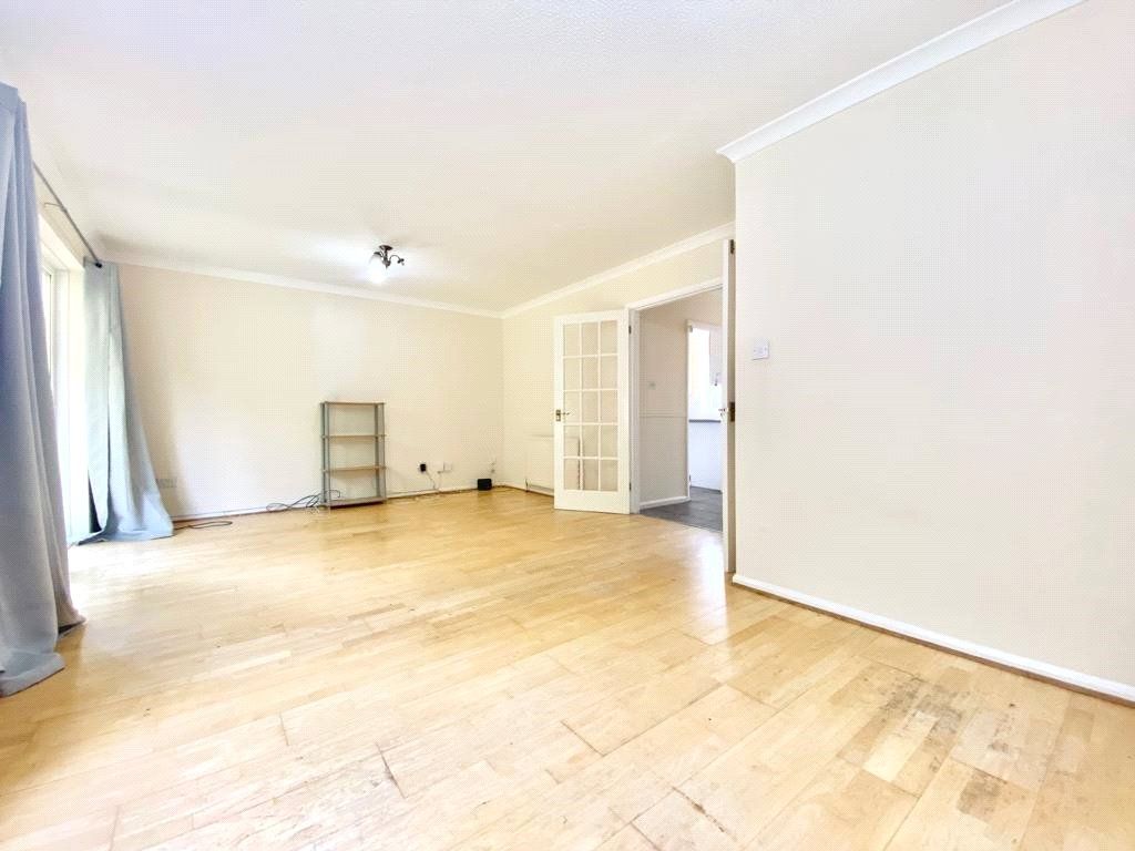 Property photo 3 of 8 Picture No. 15