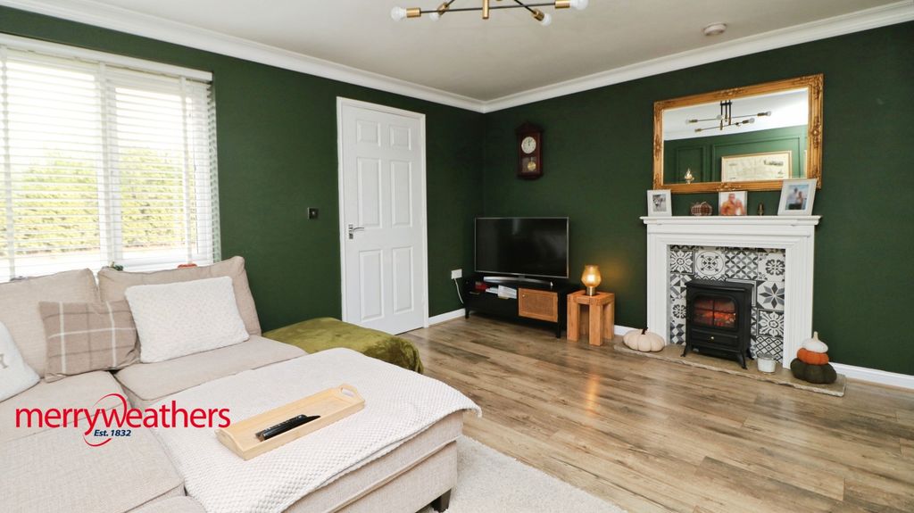 Property photo 2 of 13