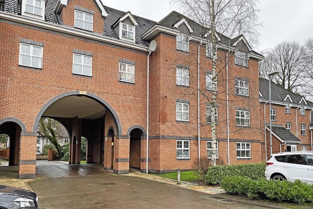 Property photo 2 of 6 Modern Brick Apartment With Attractive Archway...