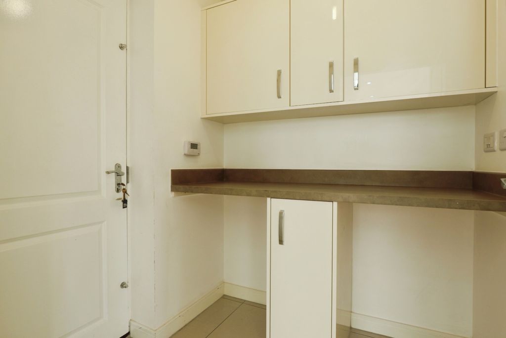 Property photo 2 of 16 3281206