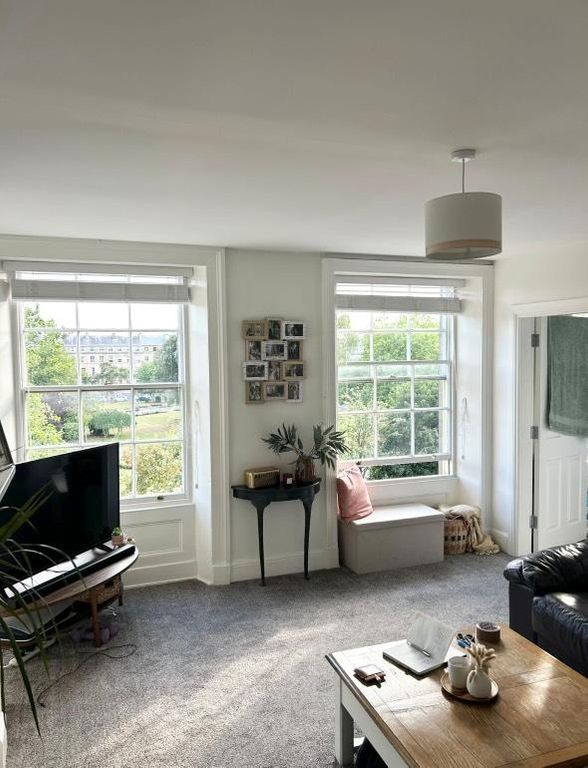 Property photo 1 of 8 Photo 4