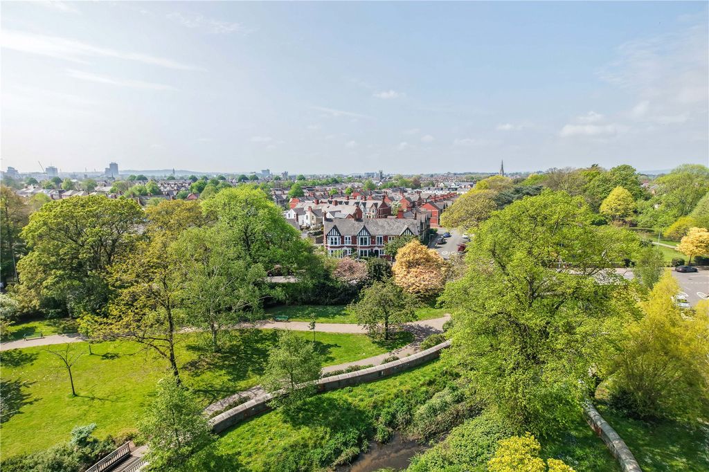 Property photo 3 of 43 Picture No. 92