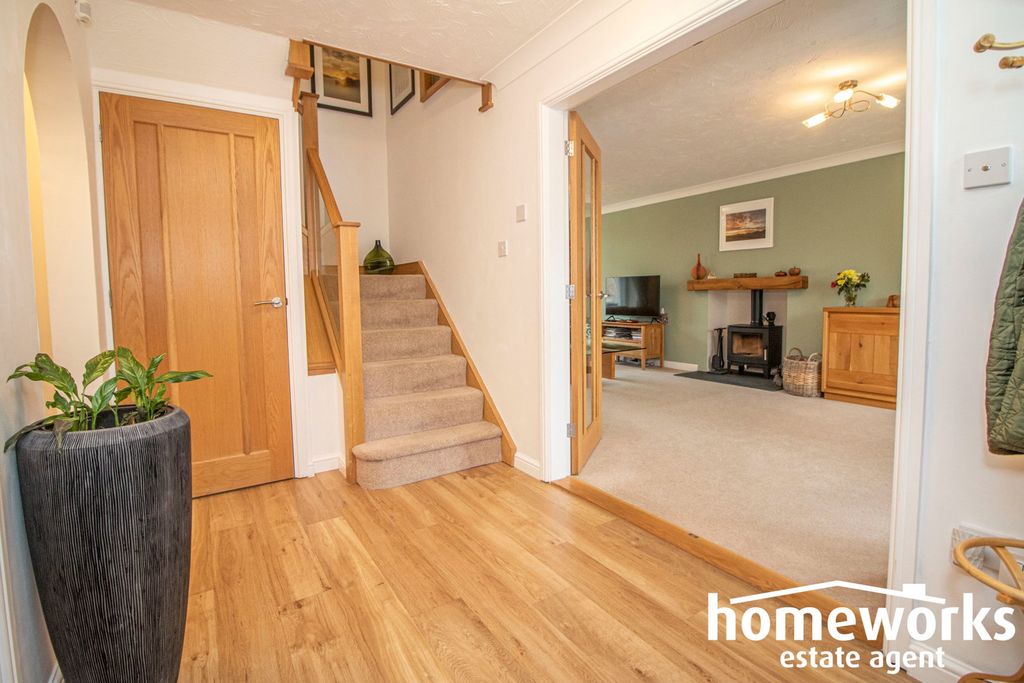 Property photo 3 of 23