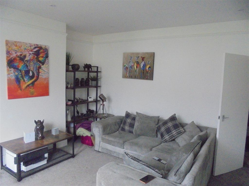 Property photo 2 of 7 Dsc06112.Jpg