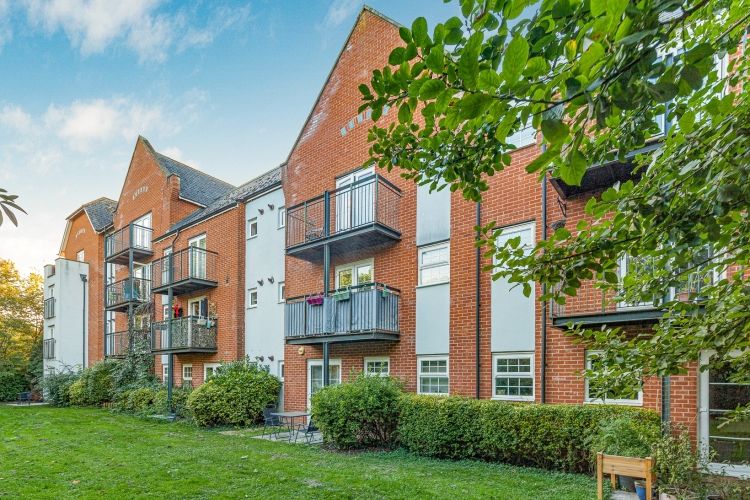 Property photo 1 of 9 306212