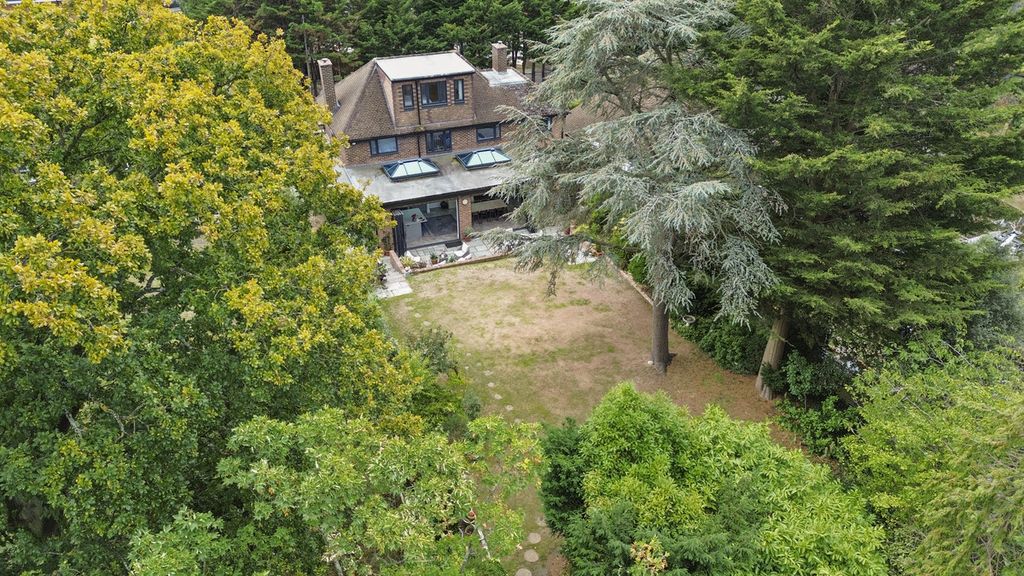 Property photo 1 of 30