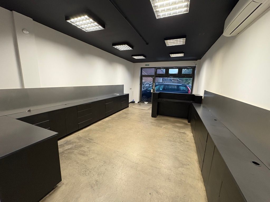 Property photo 1 of 8 Photo 260