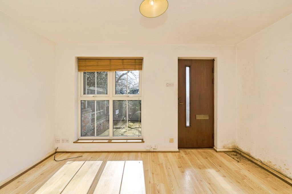Property photo 3 of 13 Pbox-Img.Jpg