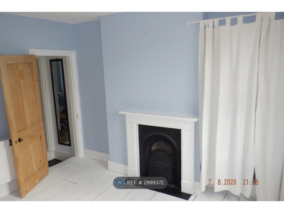 Property photo 3 of 35