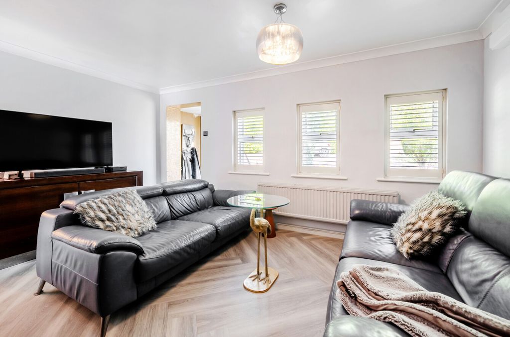 Property photo 3 of 16 1511536-5-6A8d872...