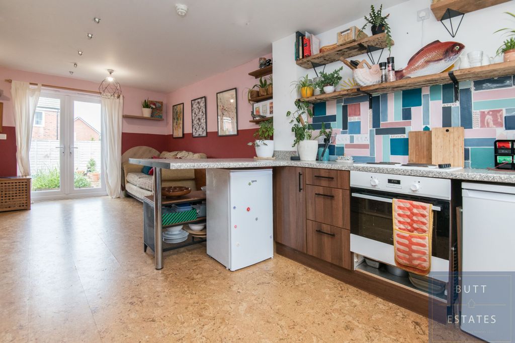 Property photo 3 of 12