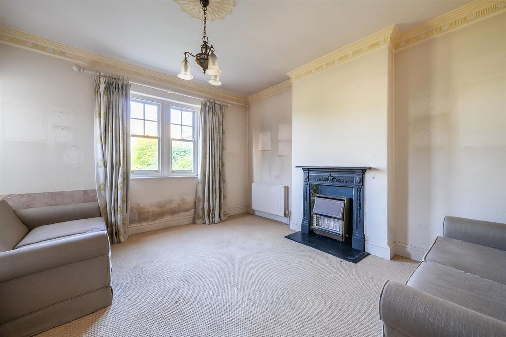 Property photo 3 of 26 1449514-16-69Eb90A436A4E.Jpg