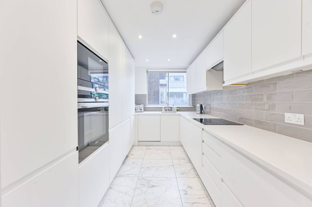 Property photo 3 of 25