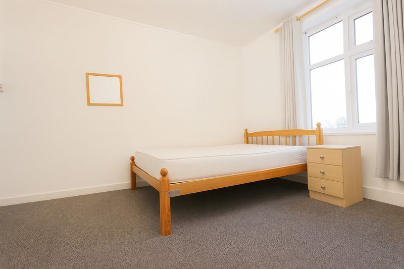 Property photo 2 of 10 Photo 11