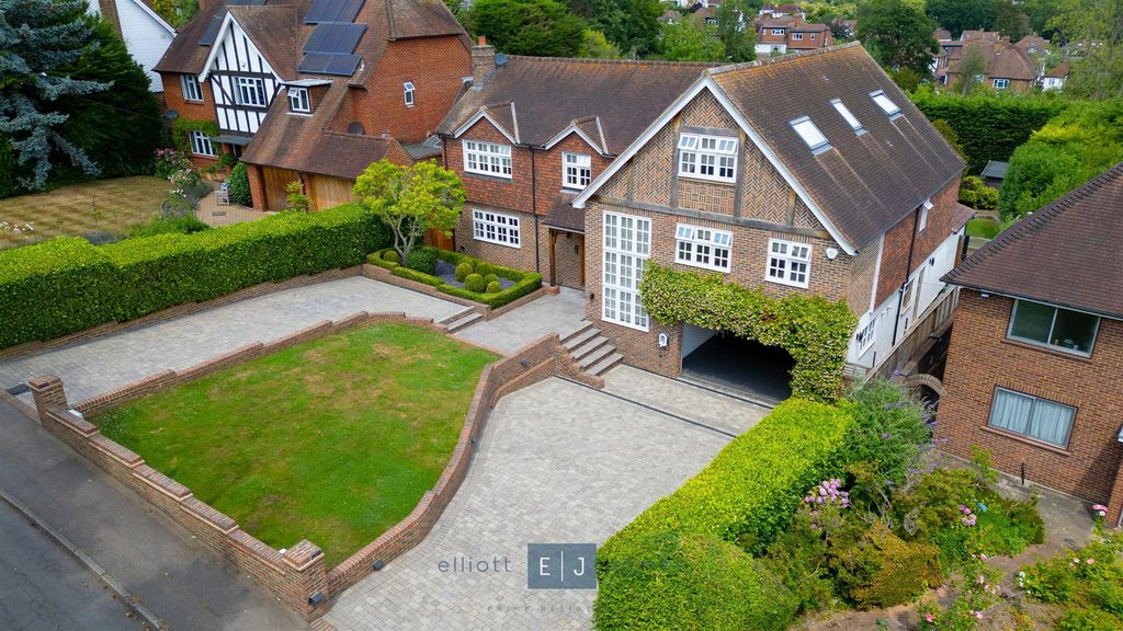 Property photo 2 of 46