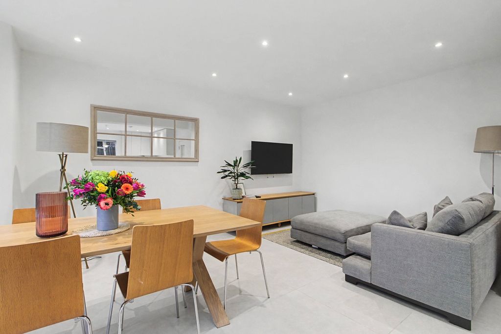 Property photo 3 of 15 Picture No. 04