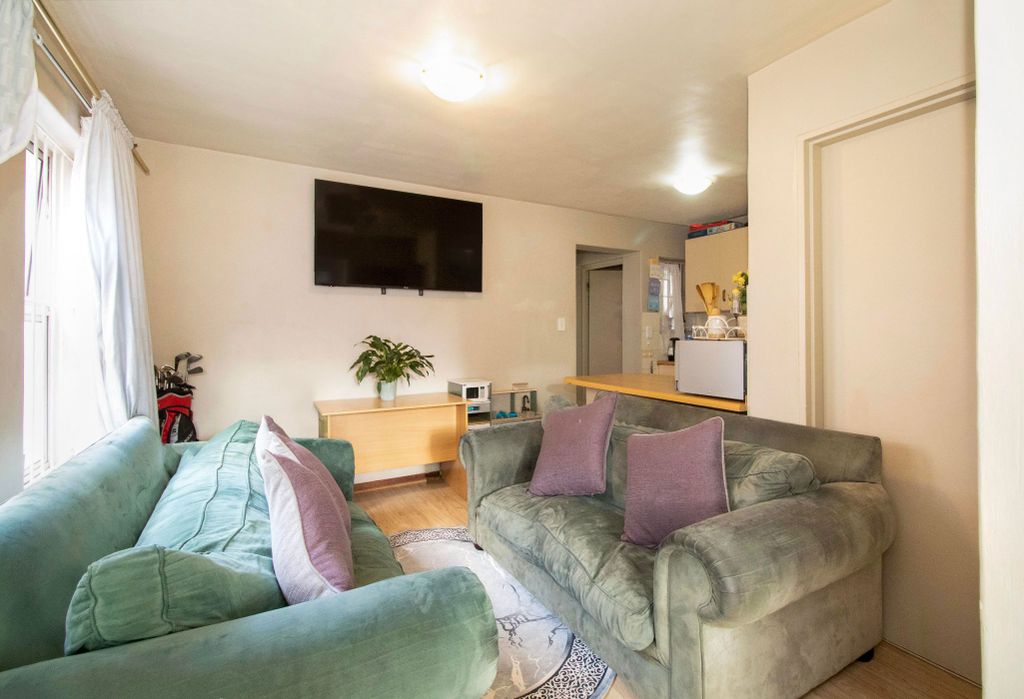 Property photo 3 of 15 St1702933