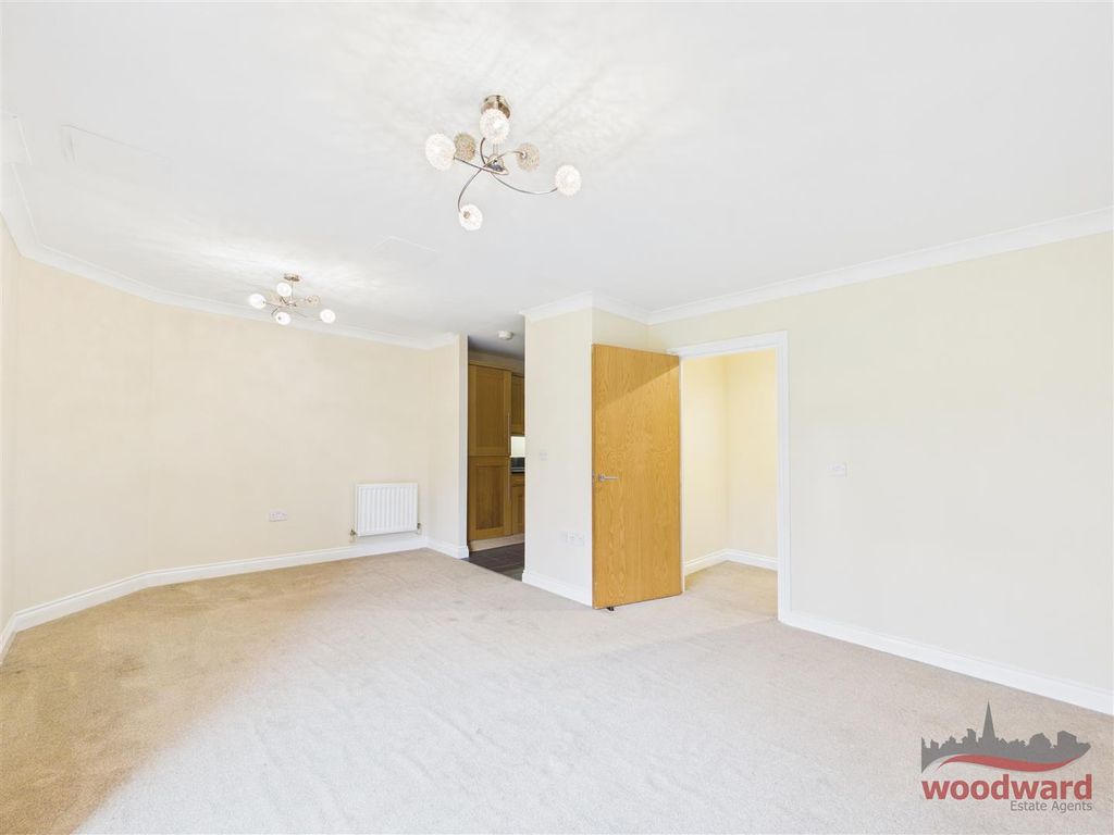 Property photo 3 of 10 Cam05267G0-Pr0183-Still007.Jpg