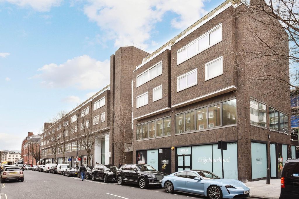 Property photo 2 of 15 Flat 18 @ 35 George Street (15).Jpg