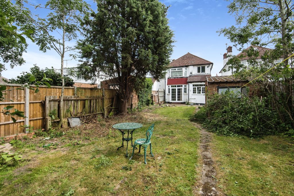 Property photo 3 of 15 Garden