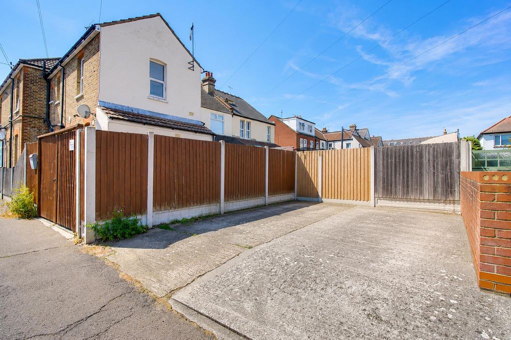 Property photo 3 of 11