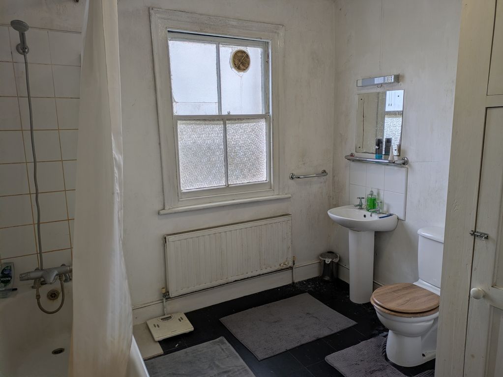 Property photo 3 of 4 Photo 4