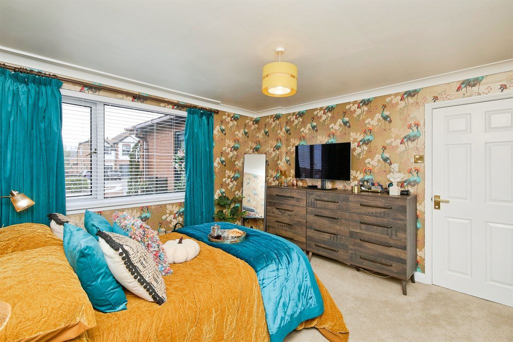 Property photo 2 of 31