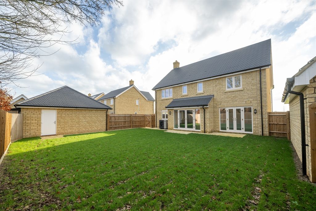 Property photo 2 of 19