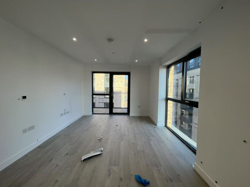 Property photo 2 of 6