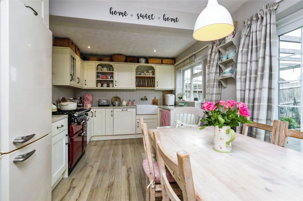 Property photo 3 of 39 Picture No. 10