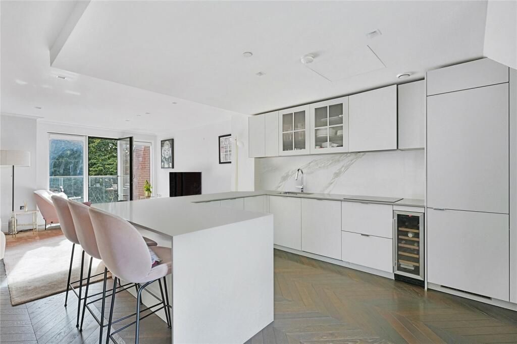 Property photo 3 of 21 Image