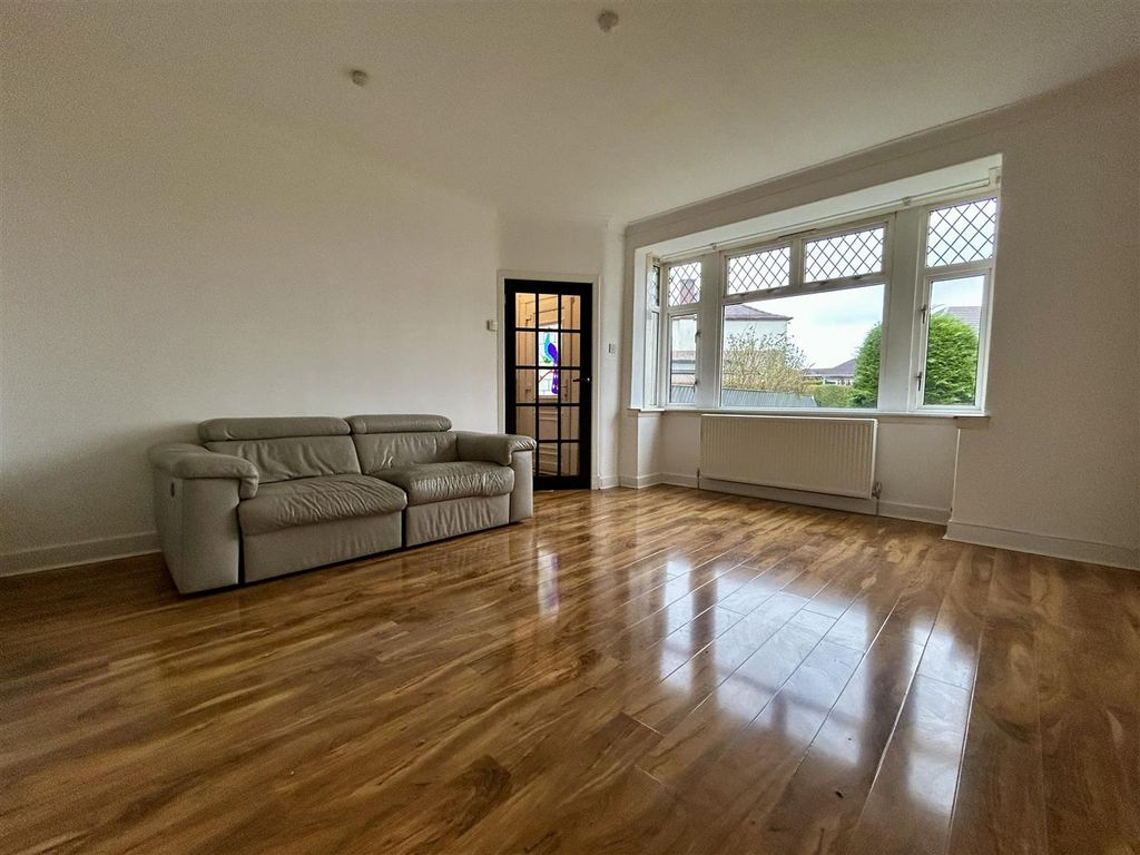 Property photo 2 of 9 Lounge 2.Jpeg