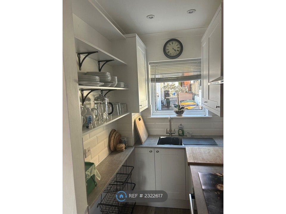 Property photo 3 of 8 Designer Kitchen