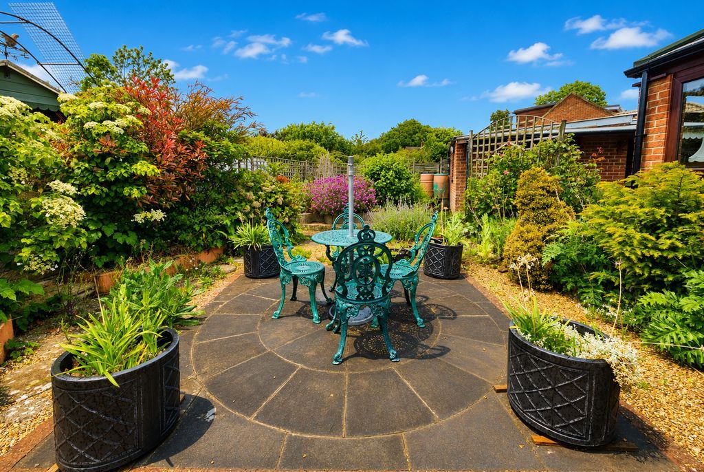 Property photo 3 of 14 Garden