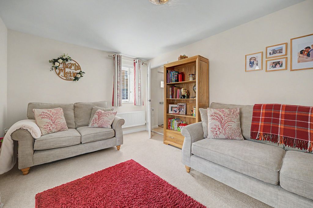 Property photo 3 of 27