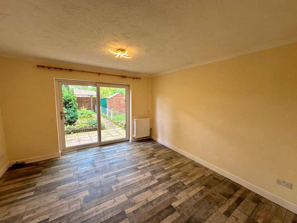 Property photo 2 of 8 Image