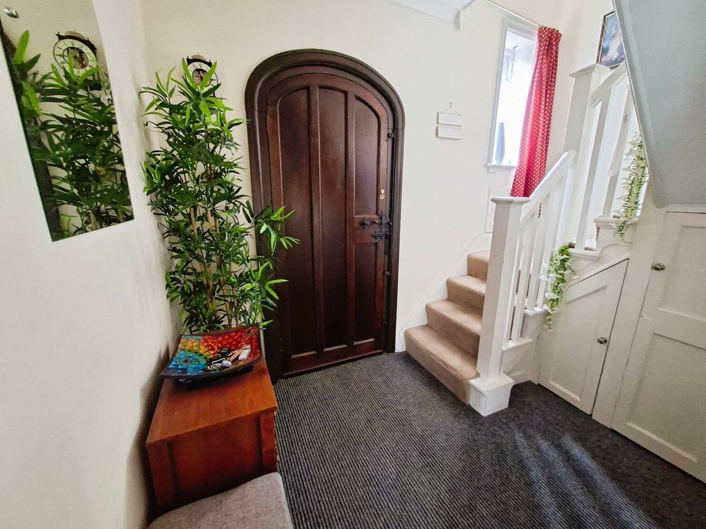Property photo 2 of 32 Pbox-Img.Jpg