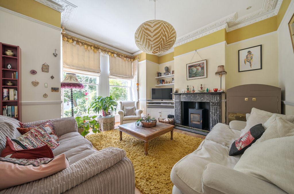 Property photo 3 of 27 1463865-16-6A15Cb...