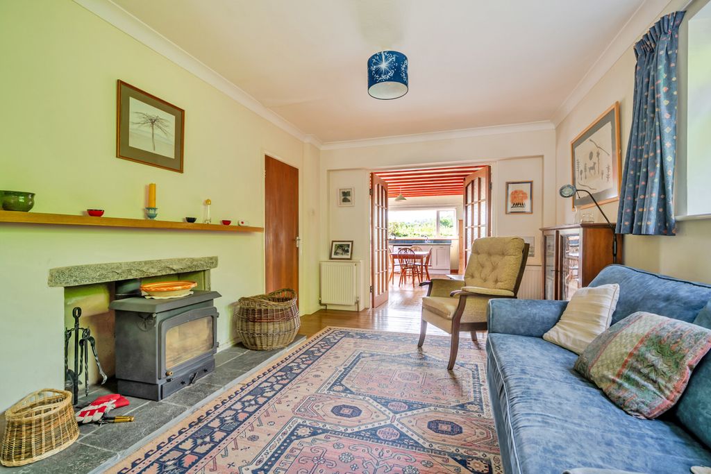 Property photo 3 of 13 Lounge Area